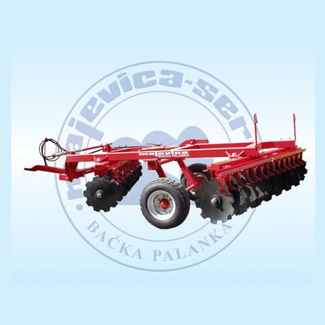Majevica machinery at work in the field