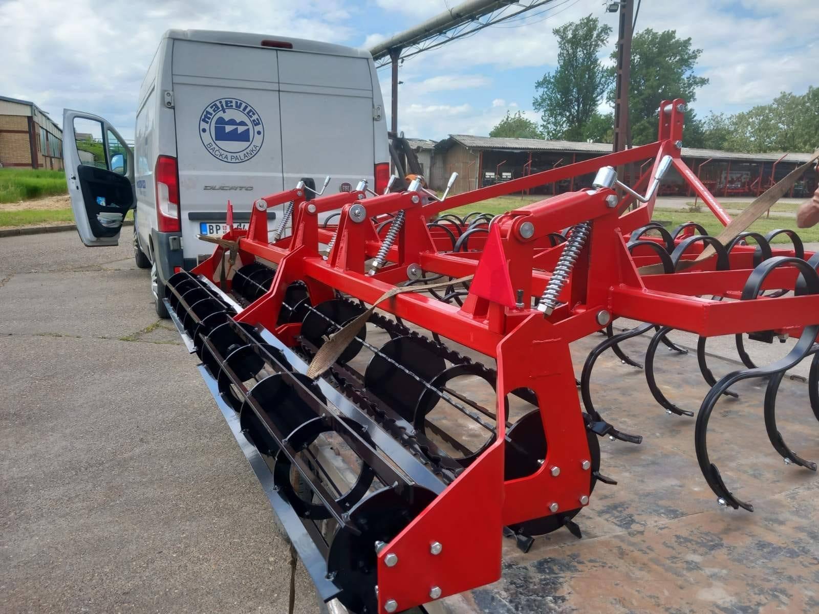 Delivery of a Majevica seedbed cultivator to the customer’s address